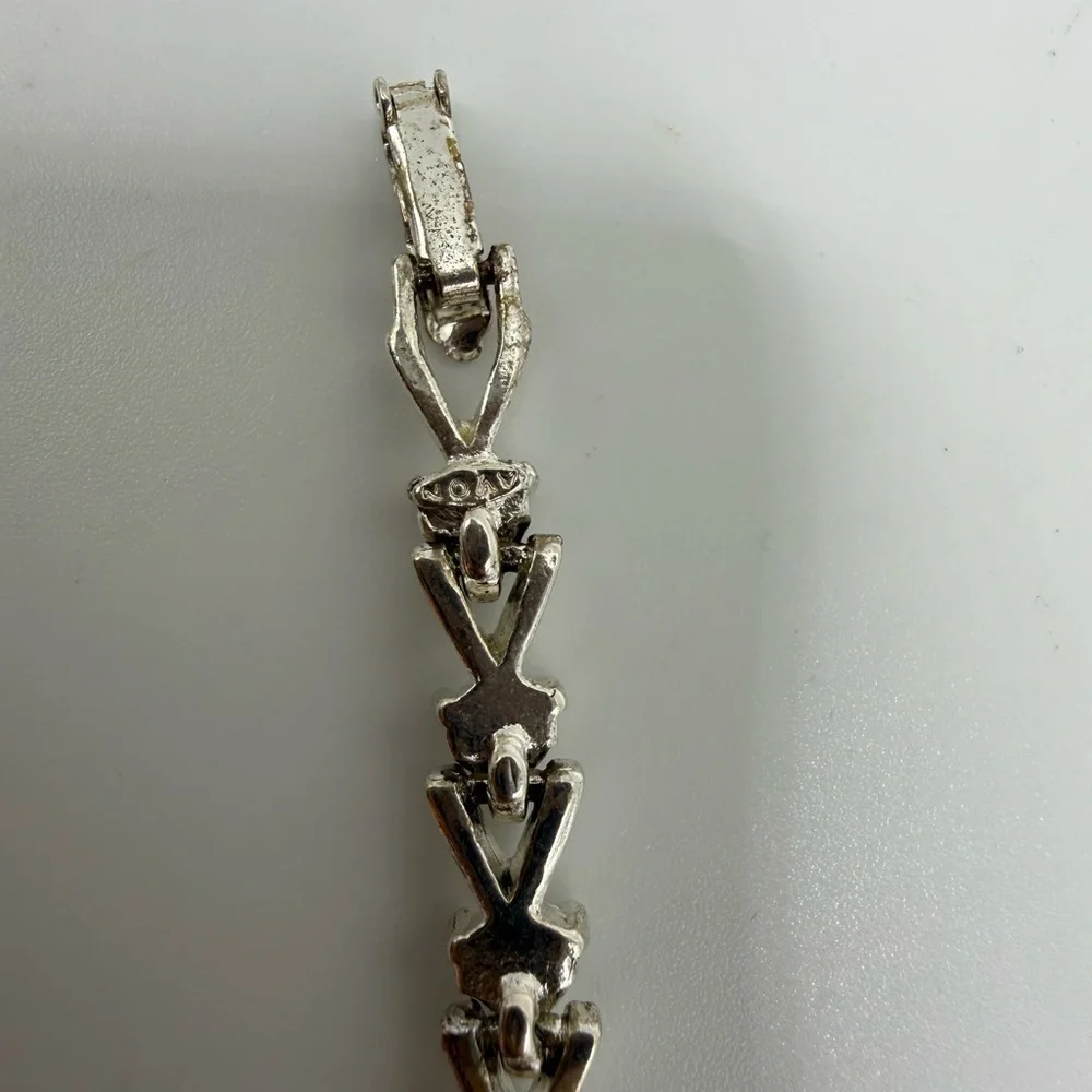 Vintage Avon Silver V-Link Rhinestone Bracelet 8”